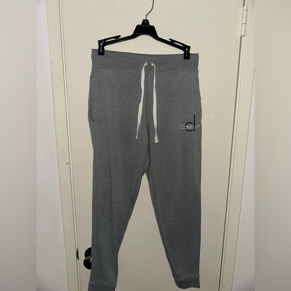 Calvin Klein Women's 4 Pack French Terry Joggers - Picture 9 of 11